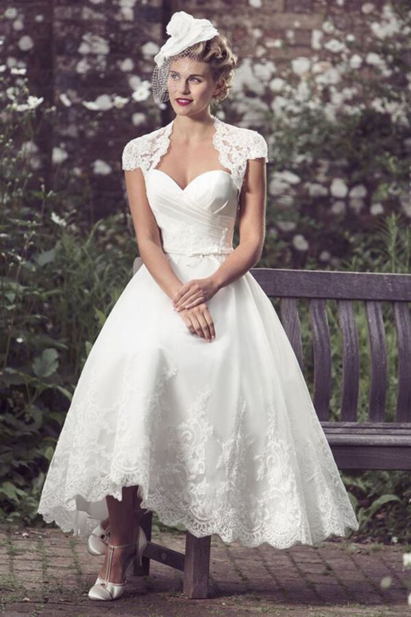 Lace Overlay Sweetheart Neckline Tea-Length Dress for Formal Events