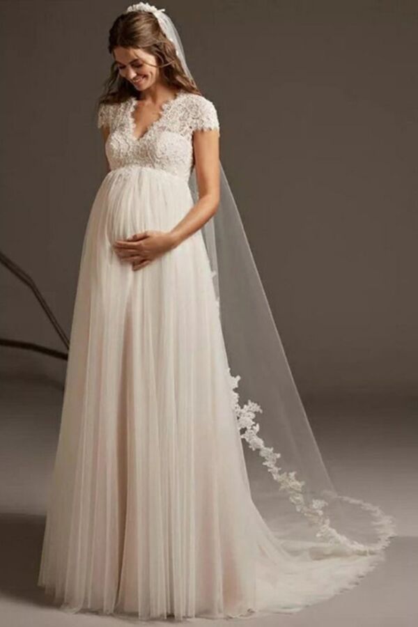 Lace-Top Tulle Maternity Gown with Long Train for Formal Events