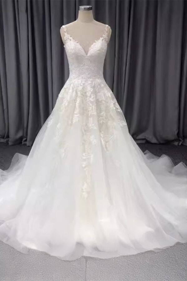 Neck Lace Appliqué Tulle Ball Gown with Long Train for Formal Events