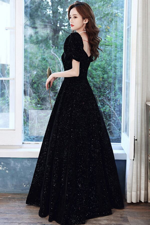 Sparkling Black Velvet Puff-Sleeve Gown with Open Back – Perfect for Formal Events