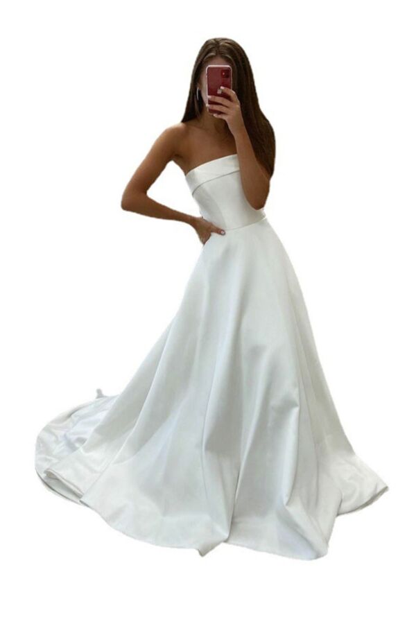 Strapless Sweetheart Neckline Ball Gown with Train for Formal Events