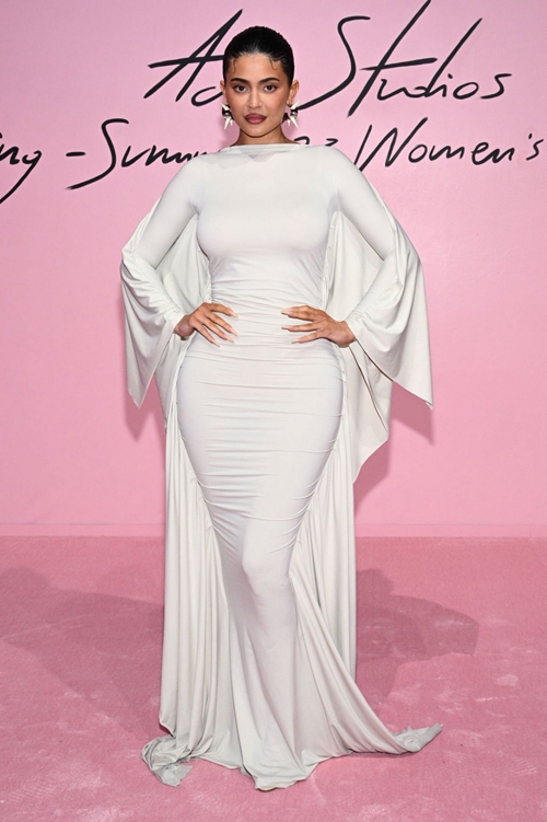 Kylie Jenner Inspired White Long-sleeve Cape Celebrity Formal Dress